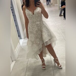 Blush by Hayley Paige never worn oraltered direct from Kleinfelds wedding dress!